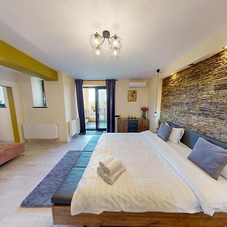 Janine Garden Hotell Braşov Exteriör bild