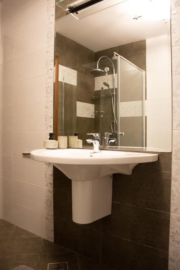 Janine Garden Hotell Braşov Exteriör bild