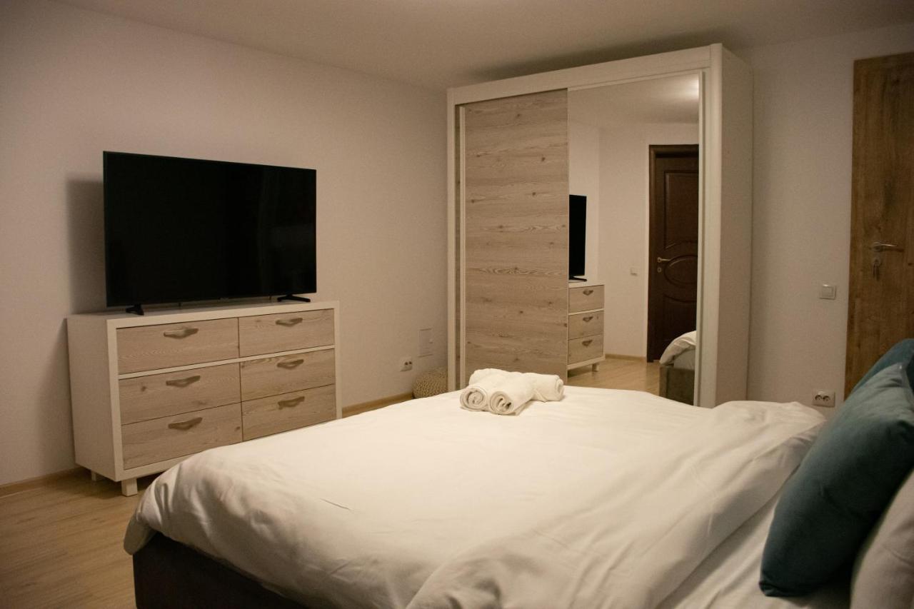 Janine Garden Hotell Braşov Exteriör bild