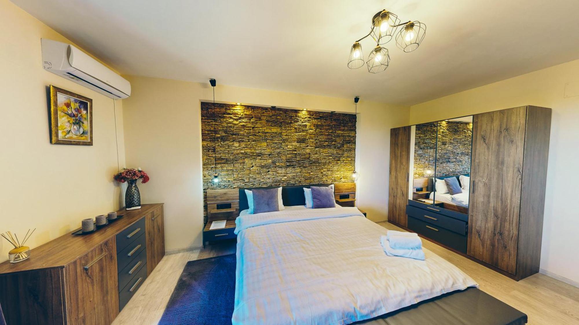 Janine Garden Hotell Braşov Exteriör bild