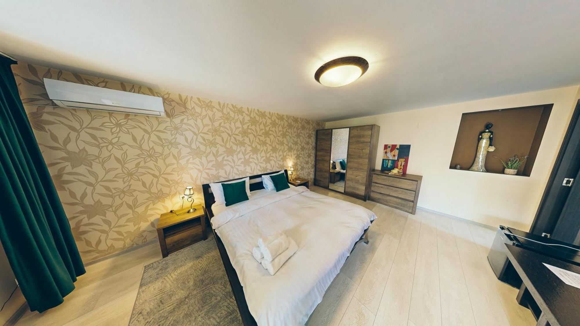Janine Garden Hotell Braşov Exteriör bild