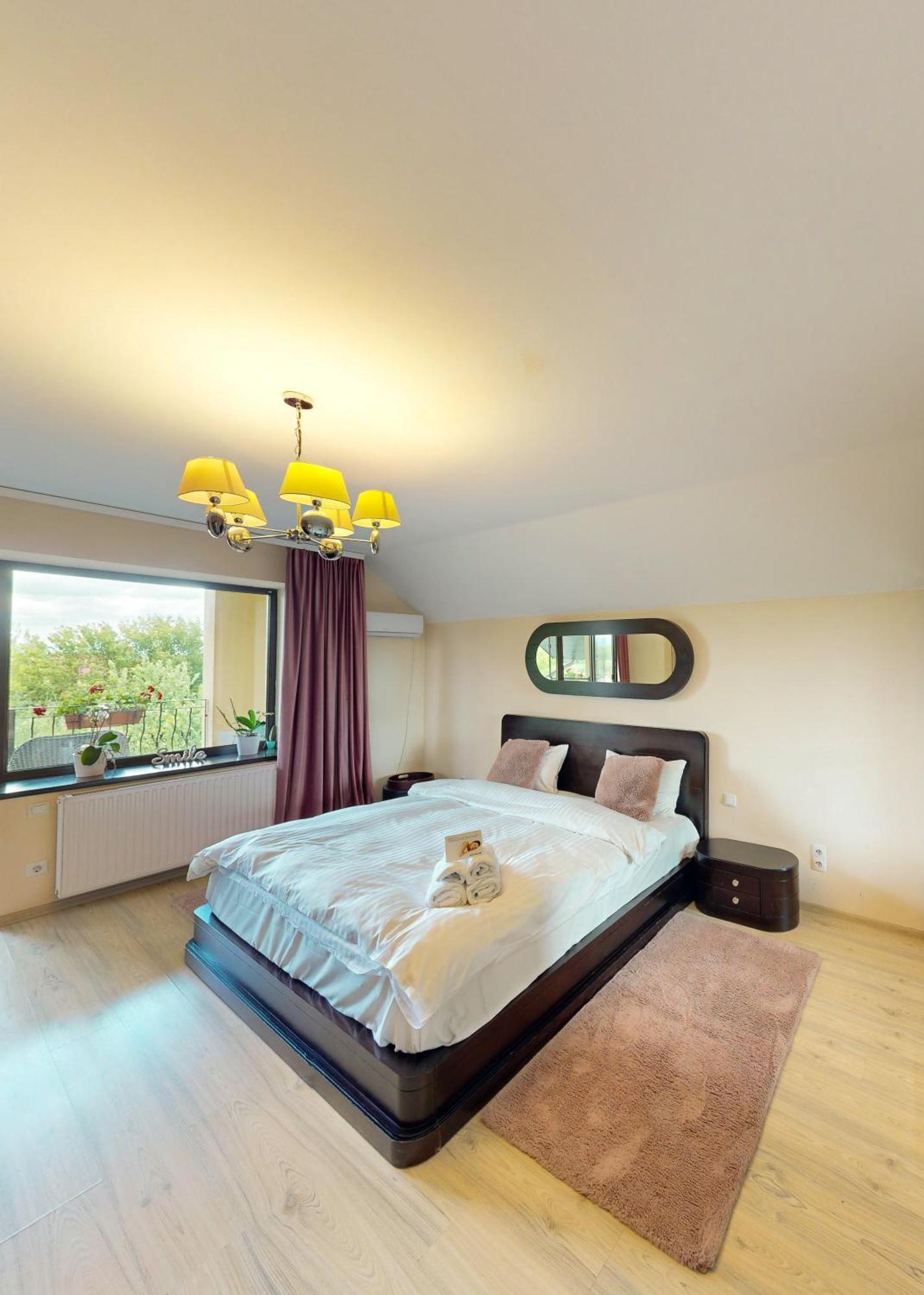 Janine Garden Hotell Braşov Exteriör bild