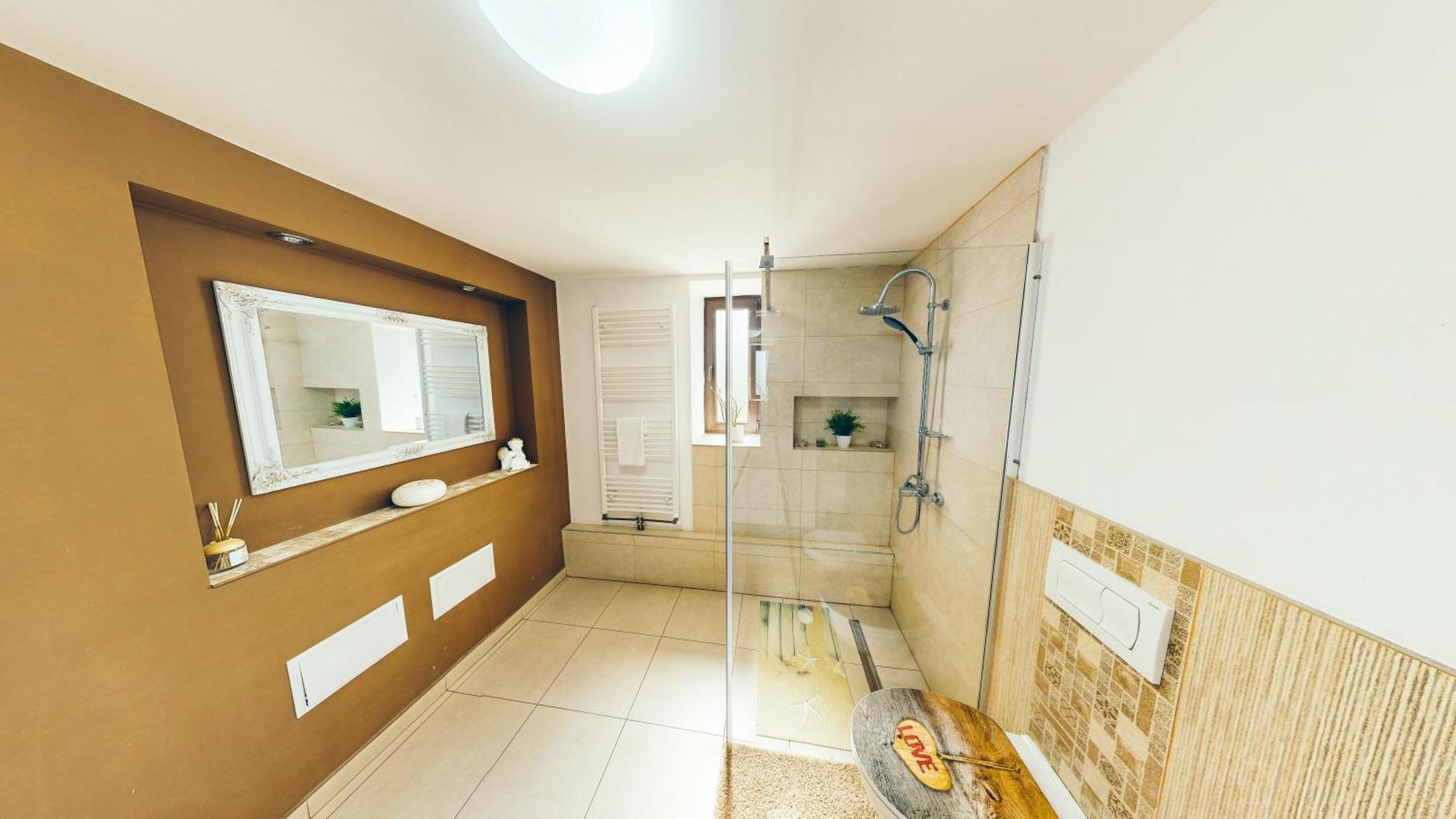 Janine Garden Hotell Braşov Exteriör bild