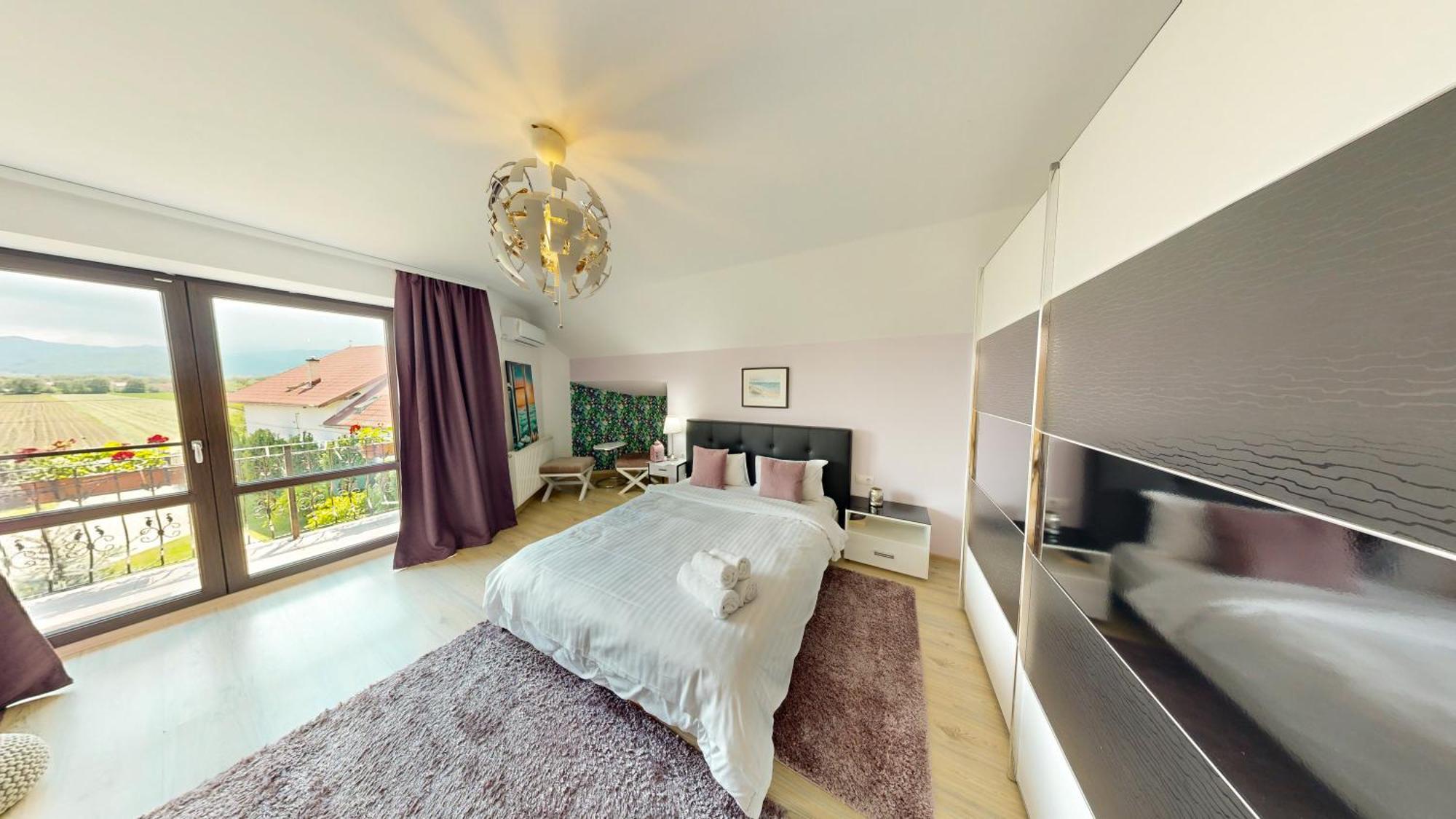 Janine Garden Hotell Braşov Exteriör bild